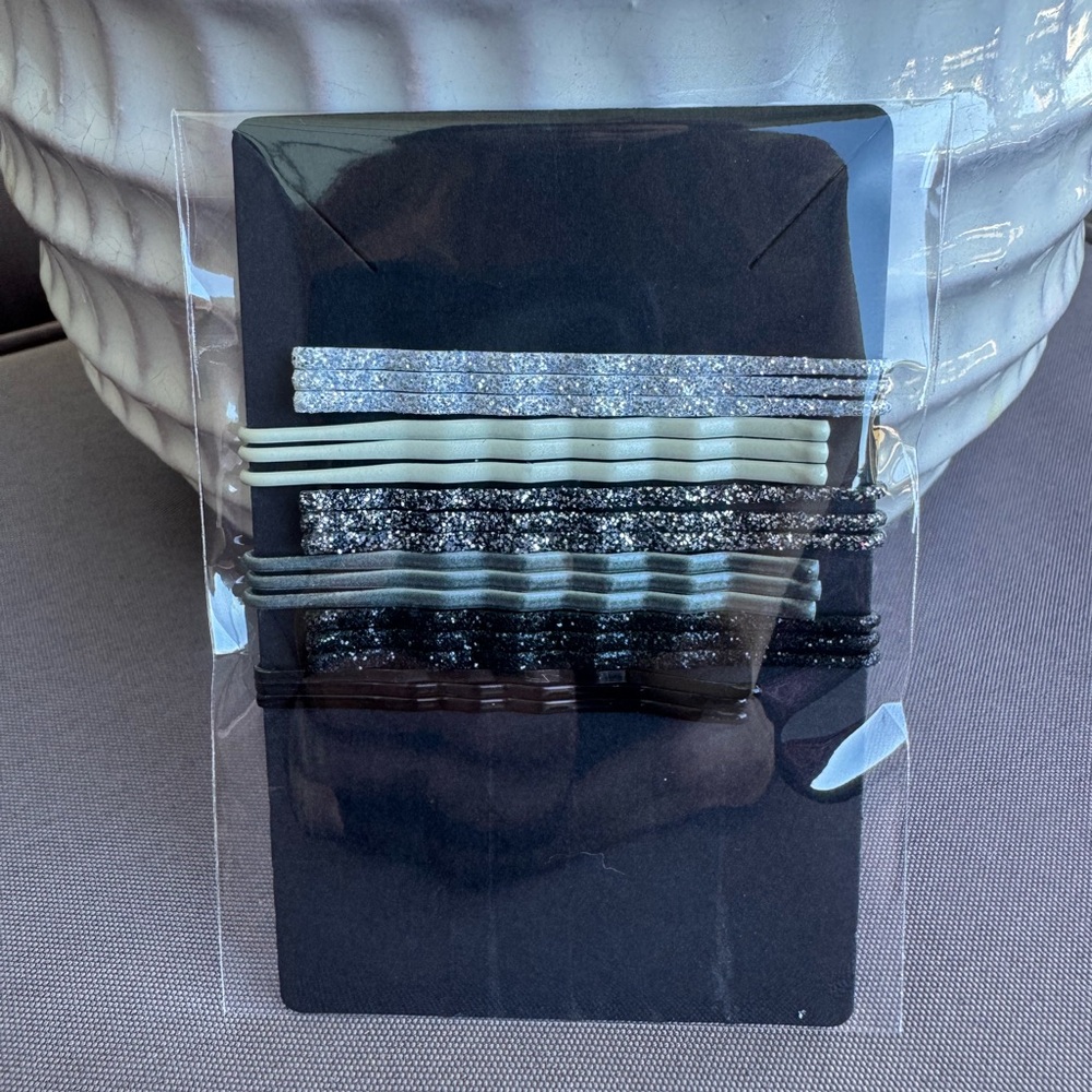 Icing Black and Silver Hair Clips Set